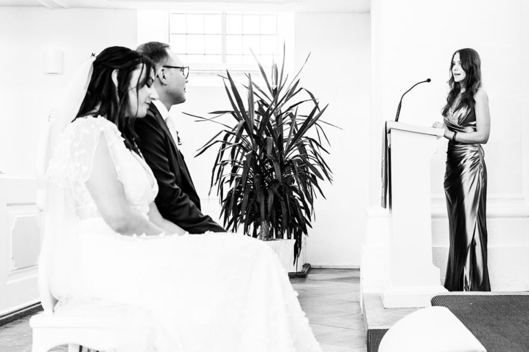 Gefühlvolle Hochzeits- und Babybauchfotografie – authentisch, emotional und zeitlos. Für Paare & Familien, die Erinnerungen in echten Bildern festhalten möchten.