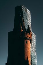 Moderne Architektur in Frankfurt am Main – klare Linien und spannendes Licht im architektonischen Detail festgehalten.